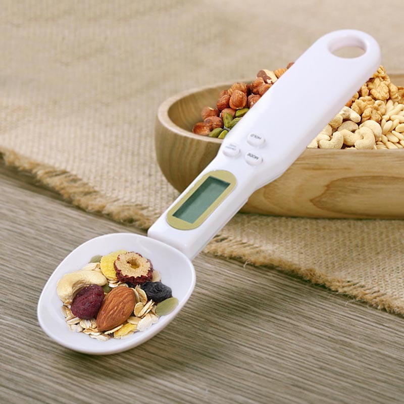 Weigh ingredients effortlessly with this handy LCD spoon scale!